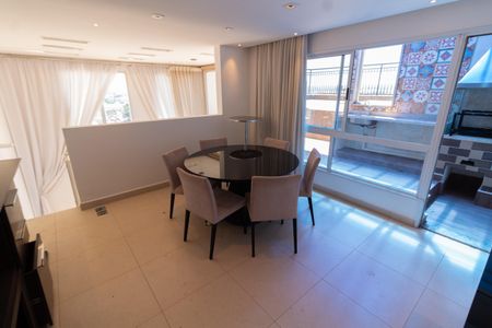 Apartamento à venda com 210m², 3 quartos e 4 vagas Apartamento à venda com 210m², 3 quartos e 4 vagasHALL COBERTURA