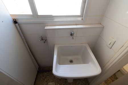 Apartamento à venda com 210m², 3 quartos e 4 vagas Apartamento à venda com 210m², 3 quartos e 4 vagasÁREA DE SERVIÇO