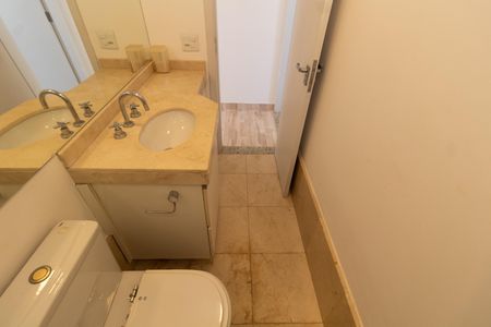 Apartamento à venda com 210m², 3 quartos e 4 vagas Apartamento à venda com 210m², 3 quartos e 4 vagasBANHEIRO SOCIAL