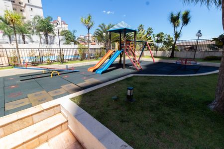 Apartamento à venda com 210m², 3 quartos e 4 vagas Apartamento à venda com 210m², 3 quartos e 4 vagasÁREA COMUM - PLAYGROUND