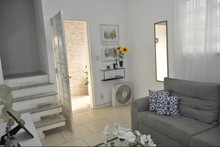 Casa de condomínio à venda com 200m², 5 quartos e 1 vagaSala