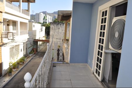 Casa de condomínio à venda com 200m², 5 quartos e 1 vagaSacada/Quarto 2