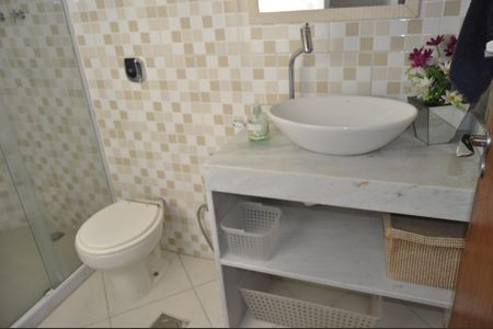 Casa de condomínio à venda com 200m², 5 quartos e 1 vagaBanheiro/Suíte