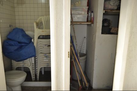 Casa de condomínio à venda com 200m², 5 quartos e 1 vagaBanheiro de Serviço