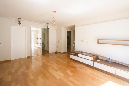 Casa de condomínio à venda com 360m², 4 quartos e 4 vagas Casa de condomínio à venda com 360m², 4 quartos e 4 vagasSuíte 4