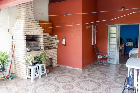 Casa à venda com 207m², 4 quartos e 2 vagas Casa à venda com 207m², 4 quartos e 2 vagasVaranda