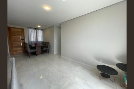 Apartamento à venda com 55m², 2 quartos e 1 vaga Apartamento à venda com 55m², 2 quartos e 1 vagaSala