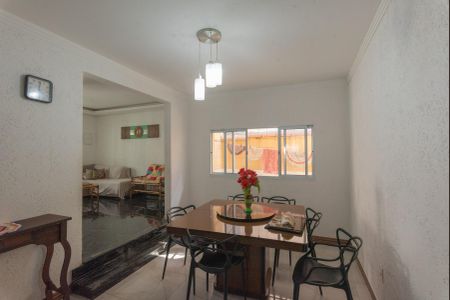 Casa à venda com 180m², 3 quartos e 4 vagas Casa à venda com 180m², 3 quartos e 4 vagasSala de Jantar