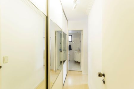 Apartamento à venda com 150m², 4 quartos e 2 vagas Apartamento à venda com 150m², 4 quartos e 2 vagasQuarto Suíte