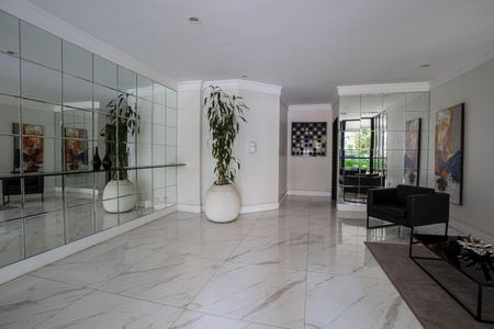 Apartamento à venda com 150m², 4 quartos e 2 vagas Apartamento à venda com 150m², 4 quartos e 2 vagasHall de entrada
