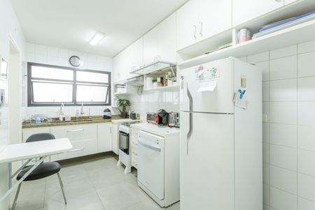 Apartamento à venda com 150m², 4 quartos e 2 vagas Apartamento à venda com 150m², 4 quartos e 2 vagasCozinha