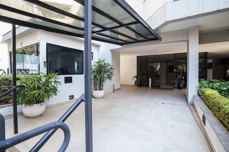 Apartamento à venda com 150m², 4 quartos e 2 vagas Apartamento à venda com 150m², 4 quartos e 2 vagasEntrada