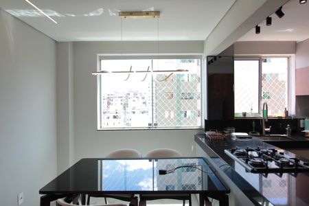 Apartamento à venda com 80m², 2 quartos e 2 vagasCozinha e Área de Serviço