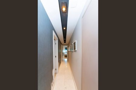 Apartamento à venda com 156m², 4 quartos e 3 vagasCorredor