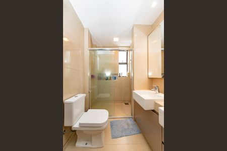 Apartamento à venda com 156m², 4 quartos e 3 vagasBanheiro da Suíte 1