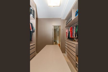 Apartamento à venda com 156m², 4 quartos e 3 vagasCloset da suíte 1