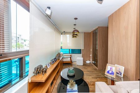 Apartamento à venda com 156m², 4 quartos e 3 vagasSala