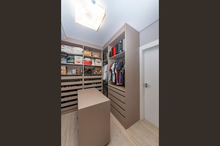Apartamento à venda com 156m², 4 quartos e 3 vagasCloset da suíte 1