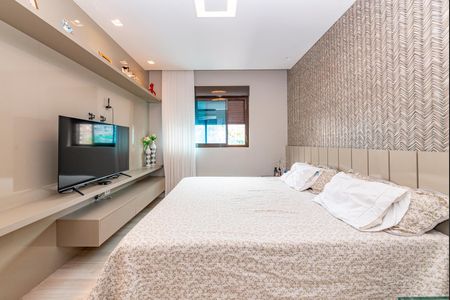 Apartamento à venda com 156m², 4 quartos e 3 vagasSuíte 1