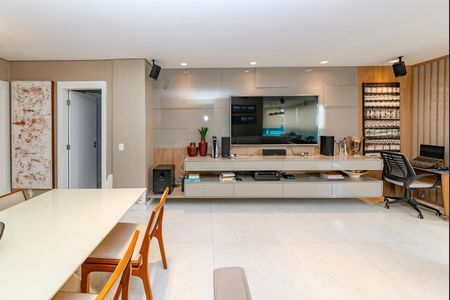 Apartamento à venda com 156m², 4 quartos e 3 vagasSala