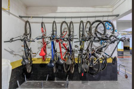 Apartamento à venda com 71m², 3 quartos e 2 vagas Apartamento à venda com 71m², 3 quartos e 2 vagasÁrea comum - Bicicletário