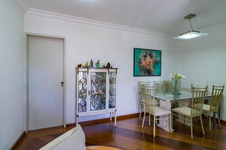 Apartamento à venda com 71m², 3 quartos e 2 vagas Apartamento à venda com 71m², 3 quartos e 2 vagasSala