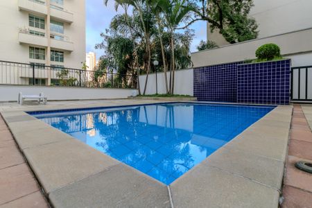 Apartamento à venda com 71m², 3 quartos e 2 vagas Apartamento à venda com 71m², 3 quartos e 2 vagasÁrea comum - Piscina