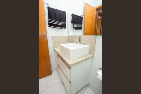 Casa de condomínio à venda com 100m², 3 quartos e 3 vagas Casa de condomínio à venda com 100m², 3 quartos e 3 vagasBanheiro