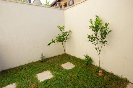 Casa de condomínio à venda com 100m², 3 quartos e 3 vagas Casa de condomínio à venda com 100m², 3 quartos e 3 vagasJardim