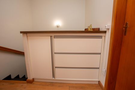 Casa de condomínio à venda com 100m², 3 quartos e 3 vagas Casa de condomínio à venda com 100m², 3 quartos e 3 vagasCorredor