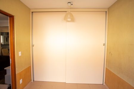 Casa de condomínio à venda com 100m², 3 quartos e 3 vagas Casa de condomínio à venda com 100m², 3 quartos e 3 vagasArmário externo