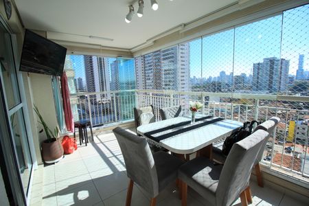 Apartamento à venda com 80m², 2 quartos e 2 vagasVaranda