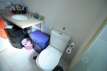 Apartamento à venda com 80m², 2 quartos e 2 vagasBanheiro da Suíte 1