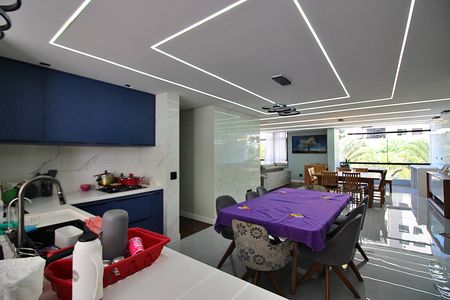 Apartamento à venda com 280m², 3 quartos e 3 vagasCozinha e Espaço Gourmet