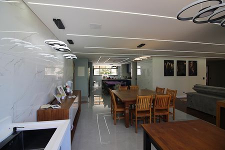 Apartamento à venda com 280m², 3 quartos e 3 vagasCozinha e Espaço Gourmet