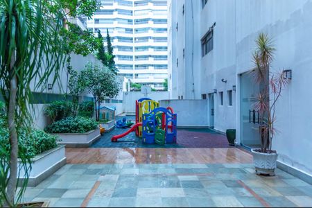 Apartamento à venda com 280m², 3 quartos e 3 vagas Apartamento à venda com 280m², 3 quartos e 3 vagasÁrea comum - Playground