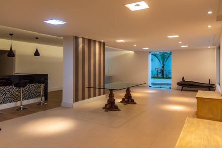 Apartamento à venda com 280m², 3 quartos e 3 vagas Apartamento à venda com 280m², 3 quartos e 3 vagasÁrea comum