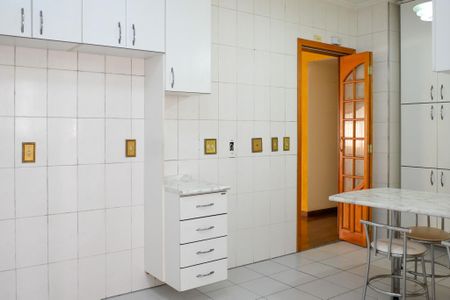 Apartamento à venda com 139m², 2 quartos e 4 vagas Apartamento à venda com 139m², 2 quartos e 4 vagasCozinha