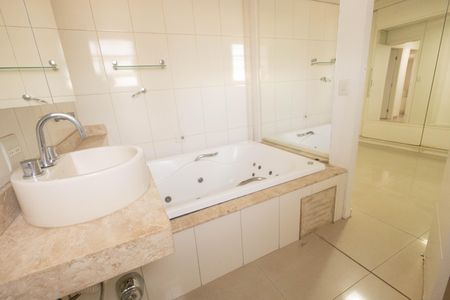 Apartamento à venda com 150m², 3 quartos e 2 vagasBanheiro suíte