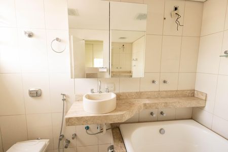 Apartamento à venda com 150m², 3 quartos e 2 vagasBanheiro suíte