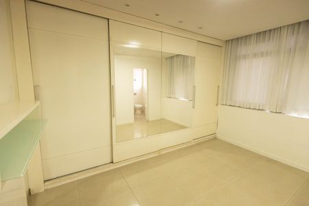 Apartamento à venda com 150m², 3 quartos e 2 vagasSuíte