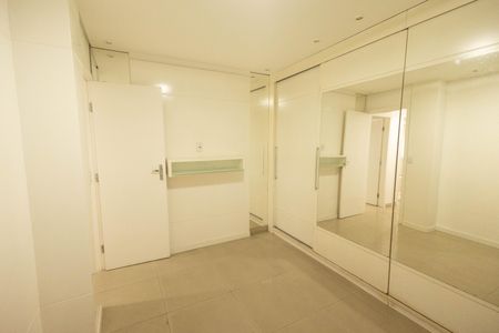 Apartamento à venda com 150m², 3 quartos e 2 vagasSuíte