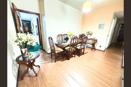 Apartamento à venda com 131m², 3 quartos e 1 vaga Apartamento à venda com 131m², 3 quartos e 1 vagaSala