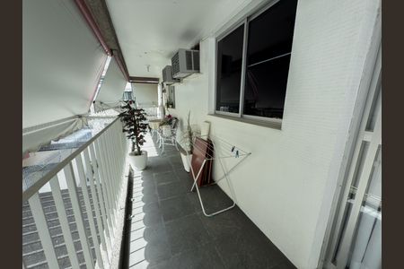 Apartamento à venda com 131m², 3 quartos e 1 vaga Apartamento à venda com 131m², 3 quartos e 1 vagaVaranda