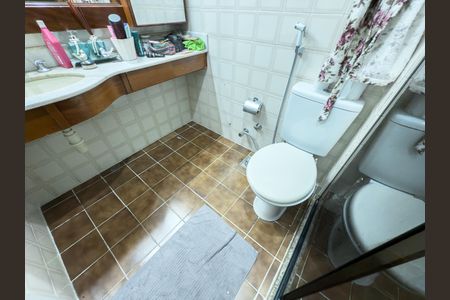 Apartamento à venda com 131m², 3 quartos e 1 vaga Apartamento à venda com 131m², 3 quartos e 1 vagaBanheiro