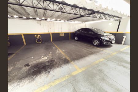 Apartamento à venda com 131m², 3 quartos e 1 vaga Apartamento à venda com 131m², 3 quartos e 1 vagaGaragem