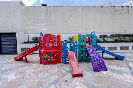 Apartamento para alugar com 134m², 3 quartos e 2 vagasÁrea comum - Playground