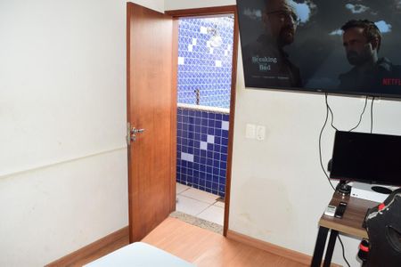 Casa de condomínio à venda com 242m², 5 quartos e 2 vagas Casa de condomínio à venda com 242m², 5 quartos e 2 vagasQuarto 5