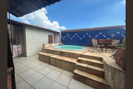 Casa de condomínio à venda com 242m², 5 quartos e 2 vagas