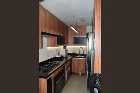 Casa de condomínio à venda com 242m², 5 quartos e 2 vagas Casa de condomínio à venda com 242m², 5 quartos e 2 vagasCozinha